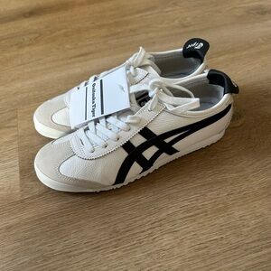 NWT Onitsuka Tiger by Asics UNISEX White/Black Sneakers 7.5